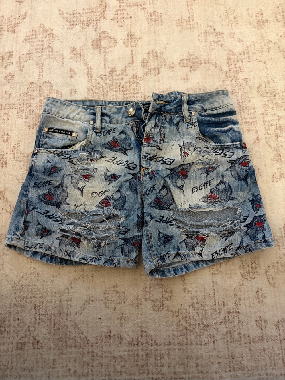 Estero Ragazza Denim Shark Graphic Ripped Women’s Shorts size 28